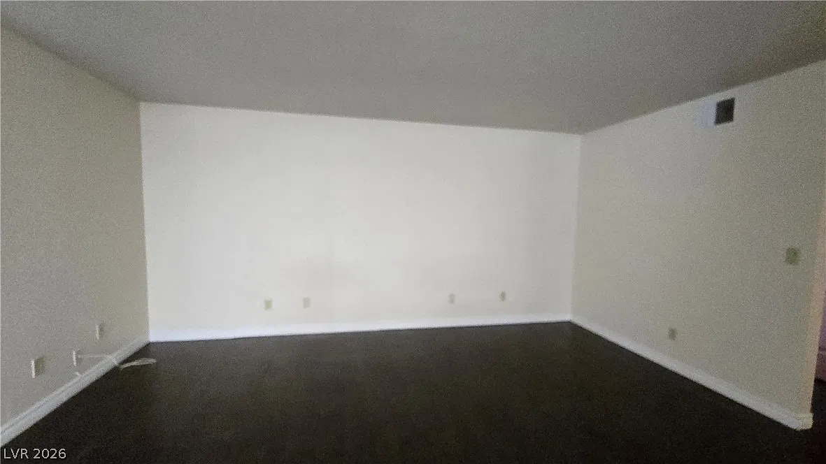 2 bed, 2.0 bath, 978 sqft, $1,300 — Photo 4