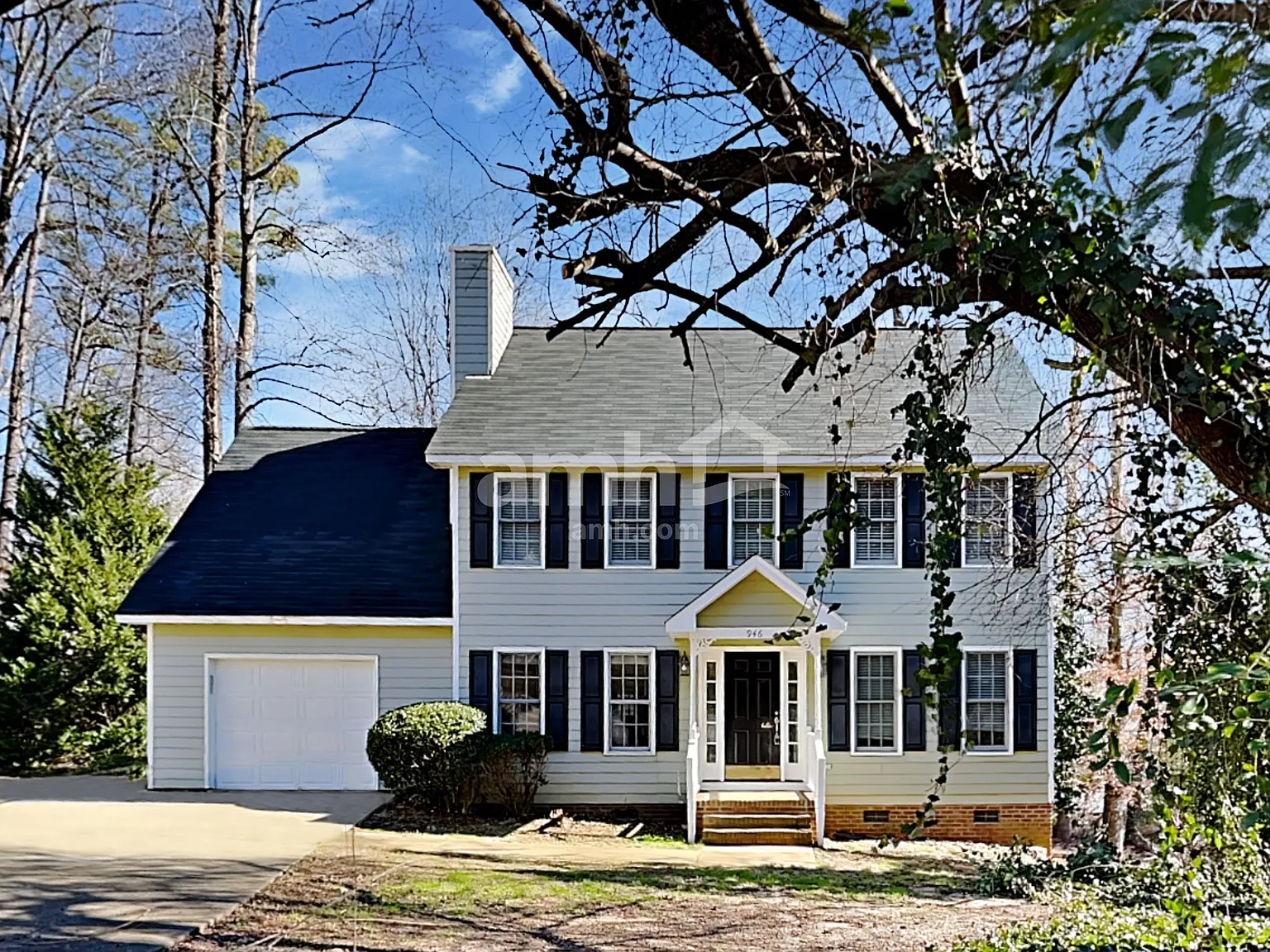 4 bed, 2.5 bath, 1872 sqft, $2,250 — Photo 1