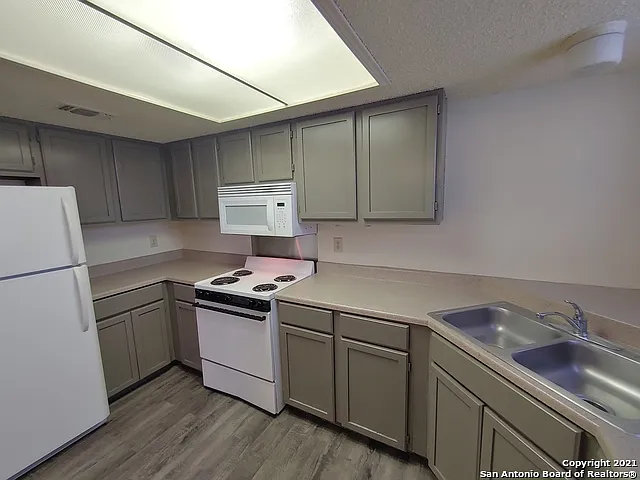 1 bed, 1.0 bath, 822 sqft, $900 — Photo 3