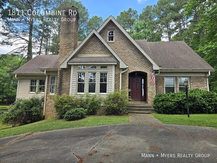 Elegant Brick Home with Basement, Lake Views & Wooded Privacy in Carbonton Heights Sanford, NC — Photo 4