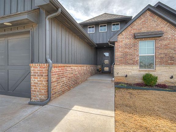 3rd image of 5721 Goldstone Ct
