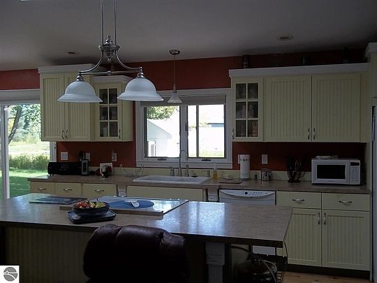 5th image of 506 N 1st Ave