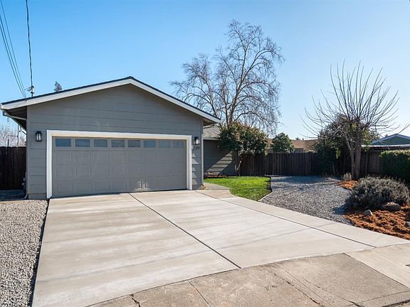 3rd image of 839 Bernadette Ave