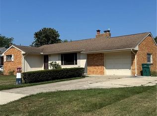 448 Hillside Dr, Rossford, OH