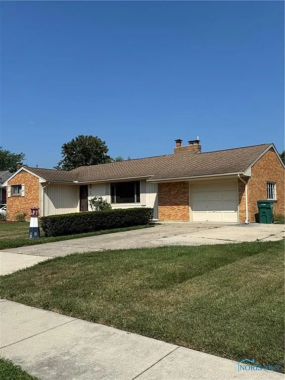 448 Hillside Dr photo 1