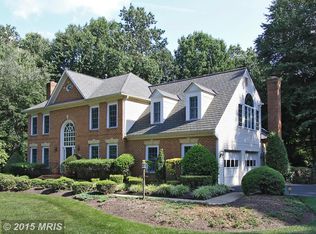 1098 McCue Ct, Great Falls, VA 22066