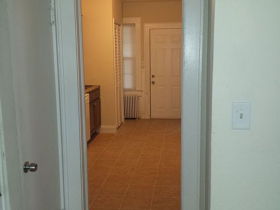 4th image of 232 W Balview Ave APT 1