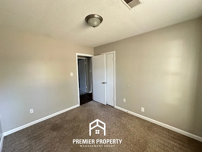 6362 Fawn Hollow Cir N — Photo 31