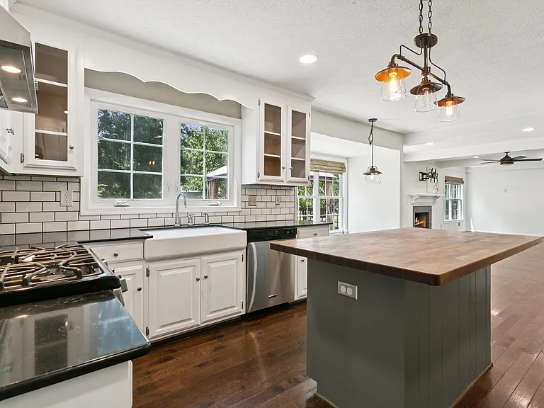 3517 Mott Ln — Photo 11