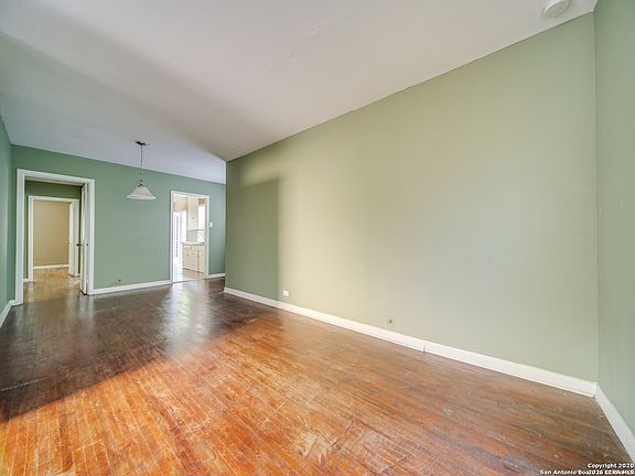 5th image of 338 Donaldson