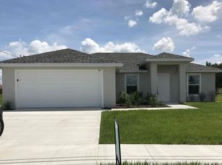 912 Trafalgar Pkwy, Cape Coral, FL 33991