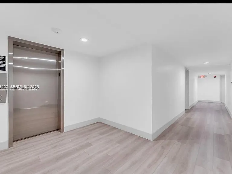 16508 NE 26th Ave #303 — Photo 16