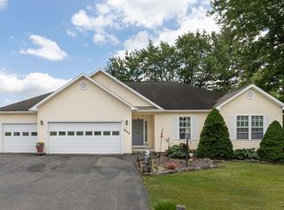 6466 Lakeshore Rd, Cicero, NY 13039