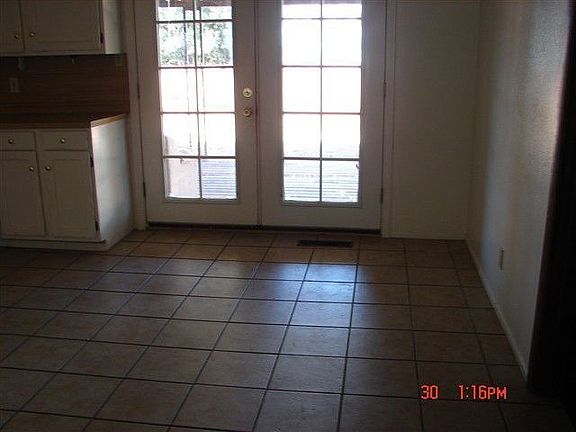 5th image of 140 Caswell Ave W