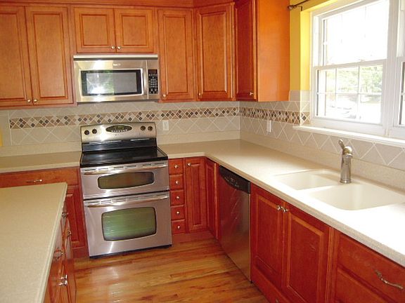 4th image of 305 Hemphill Ave
