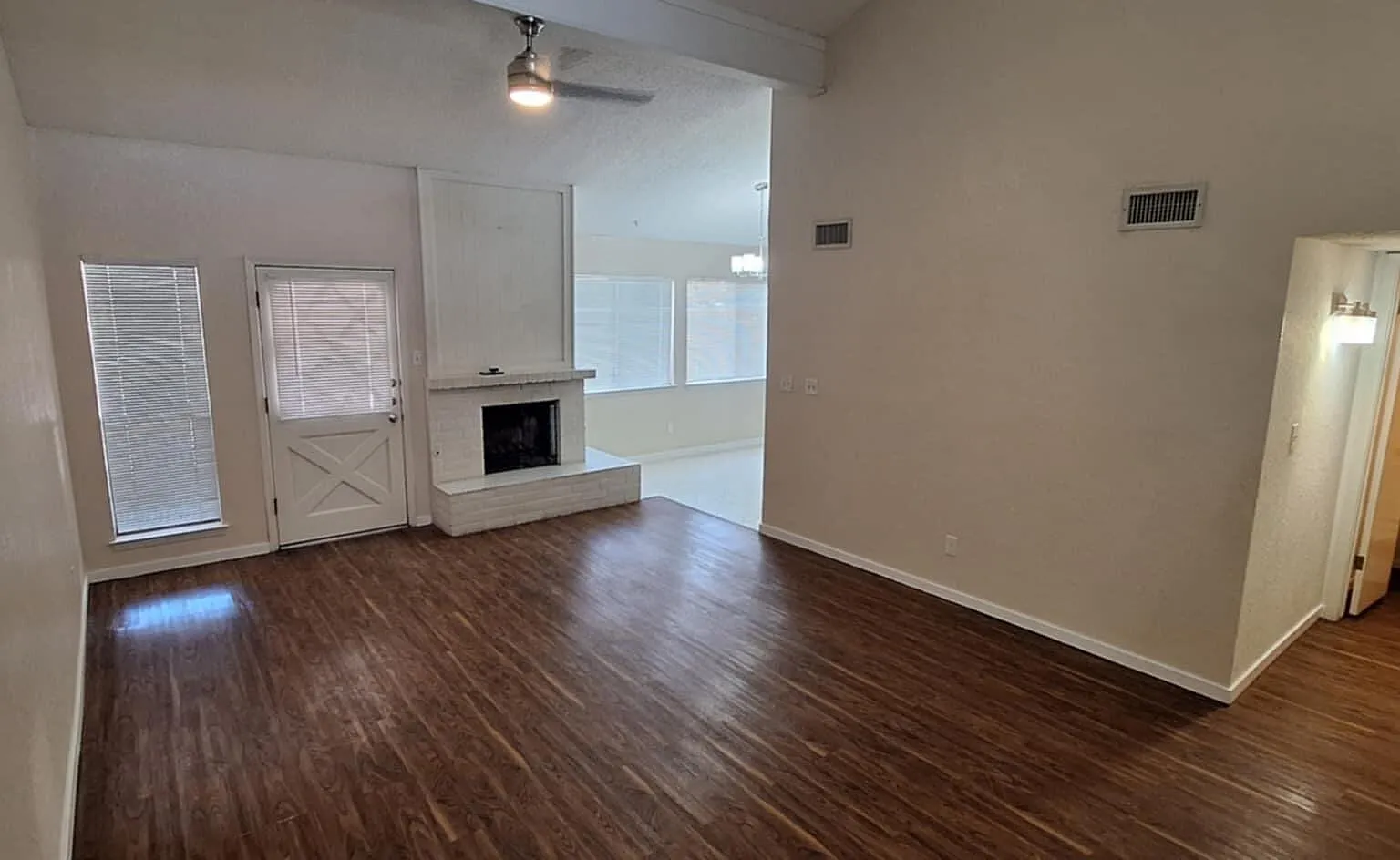 3 bed, 2.5 bath, 1385 sqft, $1,750 — Photo 4