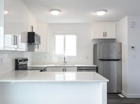 6548G 175th Ave NW, Edmonton, AB T5Y 4A1