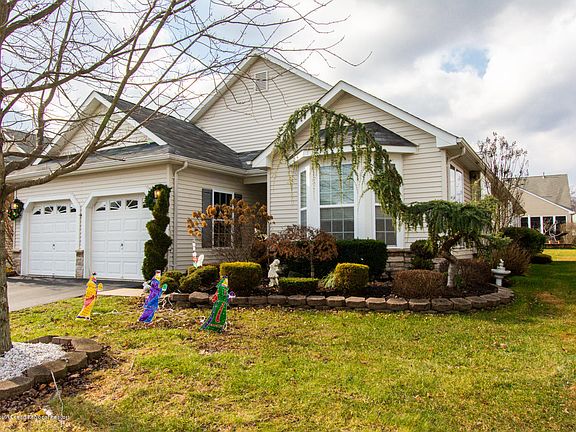 3rd image of 444 Monticello Ln
