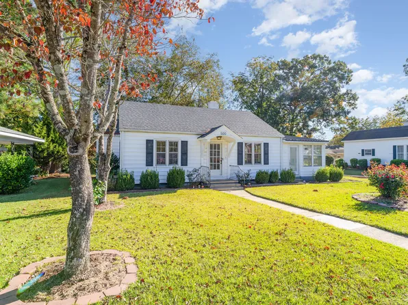 500 N Main St, Four Oaks, NC 27524