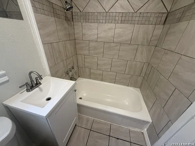 163 Heather Ave — Photo 4