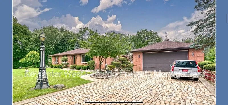 27W120 National St