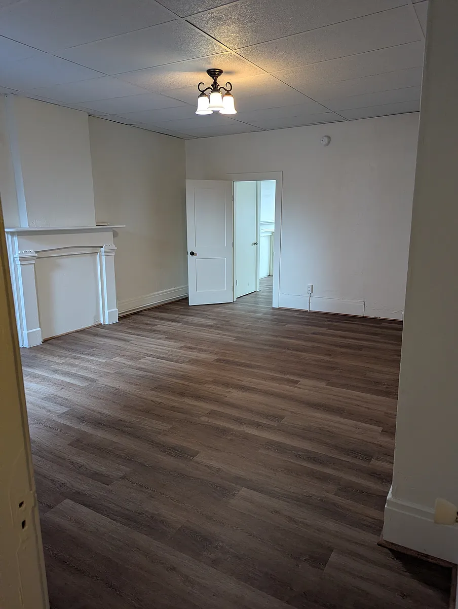 Building Photo - 39 E Main St #1