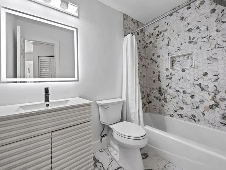 11110 SW 9th Pl — Photo 12