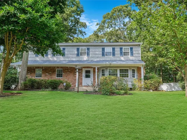 15 Firwood Drive, Farmingville, NY 11738