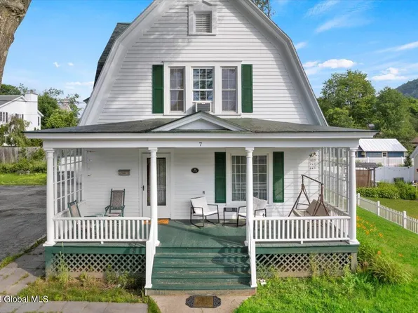 7 Library Avenue, Warrensburg, NY 12885