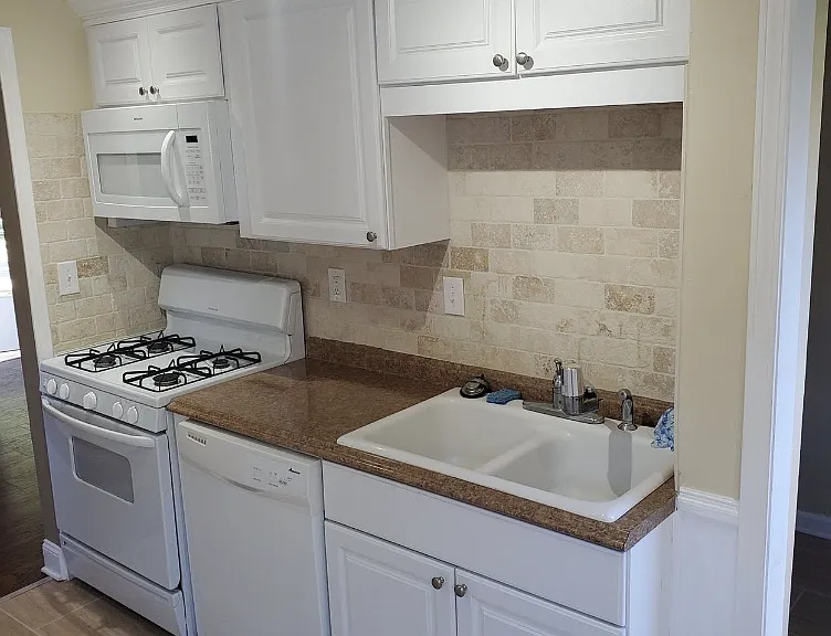 27101 Townley Ave — Photo 2