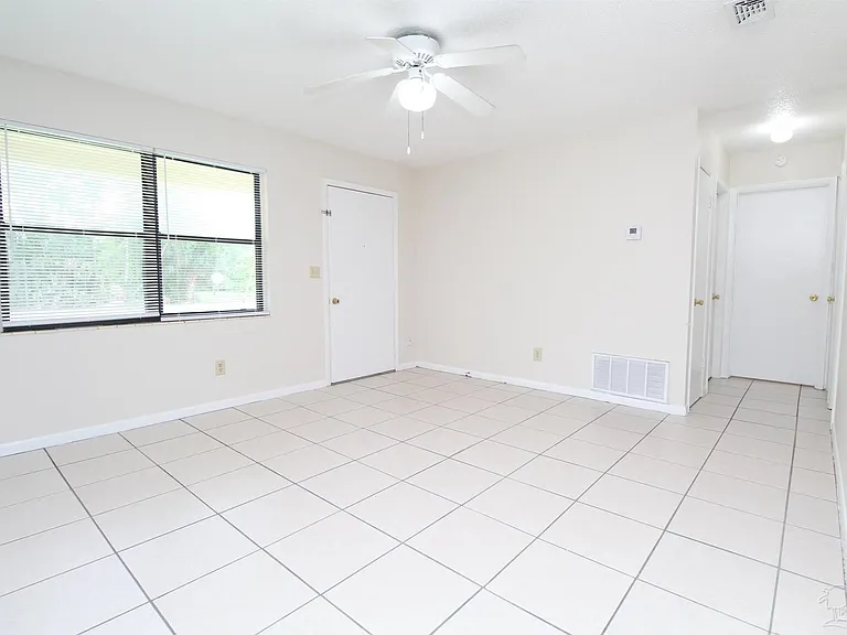 5301 Broad St — Photo 3