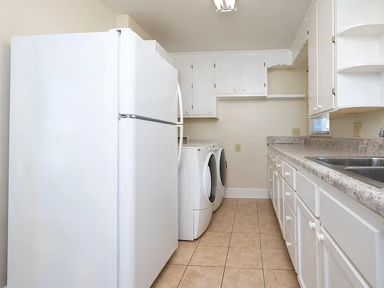 1232 Garden Dr — Photo 7