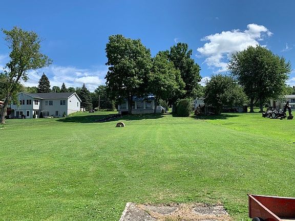 3rd image of 178 River Dr