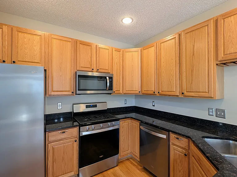 594 Sutherland Dr — Photo 24