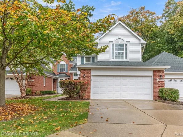 658 Chestnut Dr #1, Wixom, MI 48393