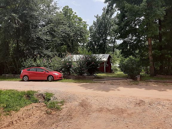 2nd image of 313 Holly St