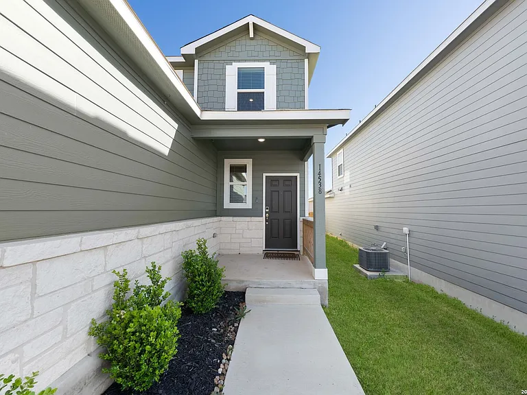14538 Camino Way — Photo 5