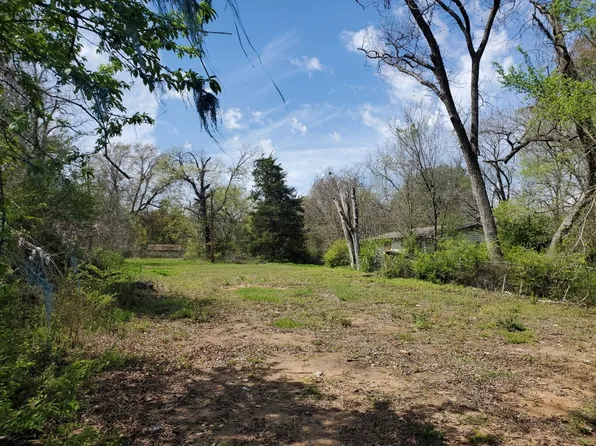 643 4th St NW, Paris, TX 75460