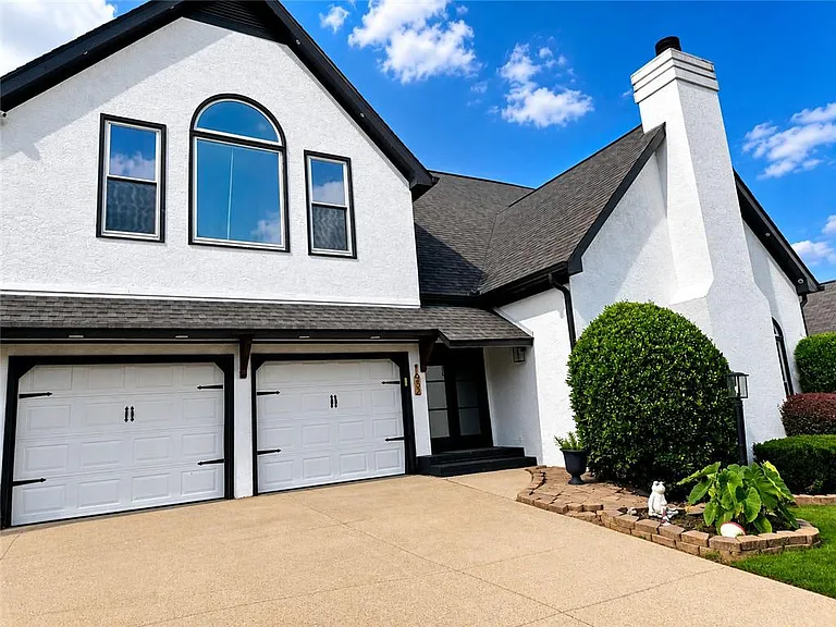 952 Bridgegate Dr NE — Photo 2