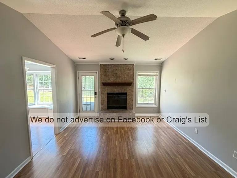 156 Hickman Ct — Photo 4
