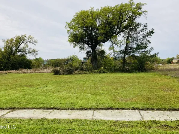 127 Markham Dr #15, Long Beach, MS 39560
