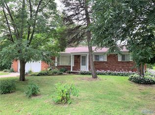 5841 Huntington Rd, Sylvania, OH 43560