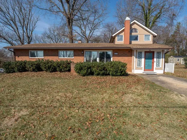 2617 Commonwealth Dr, Charlottesville, VA 22901