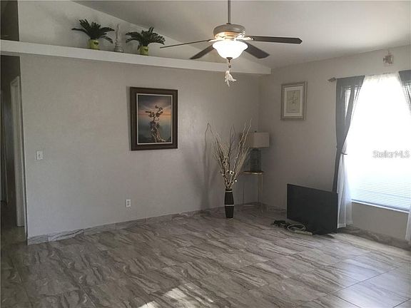 2nd image of 1443 Londra Ln