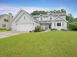 4224 W Hilltop Ln, Franklin, WI 53132