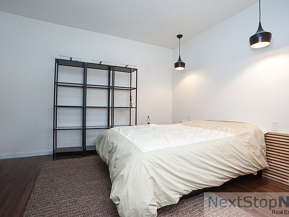 3rd image of 303 E 57th St APT 15A