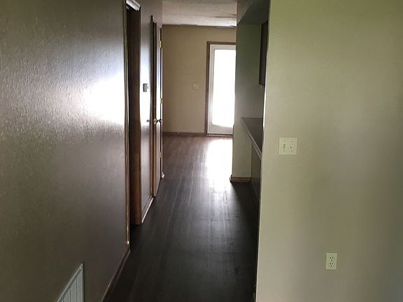3rd image of 788 N Storer Ave