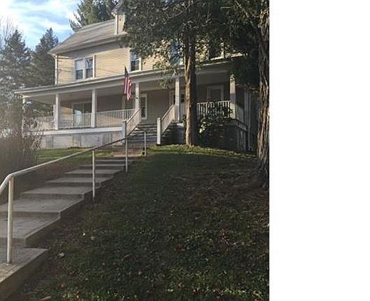 3rd image of 211 Brimstone Hill Rd #1