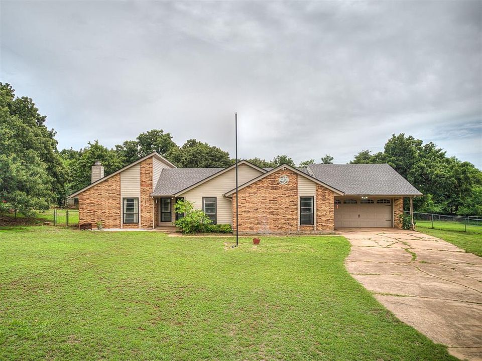 1st image of 3904 Redbud Ln