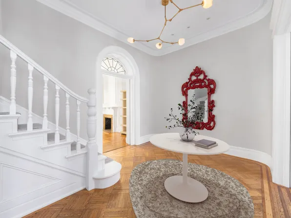 1342 Lexington Avenue image 3 of 21
